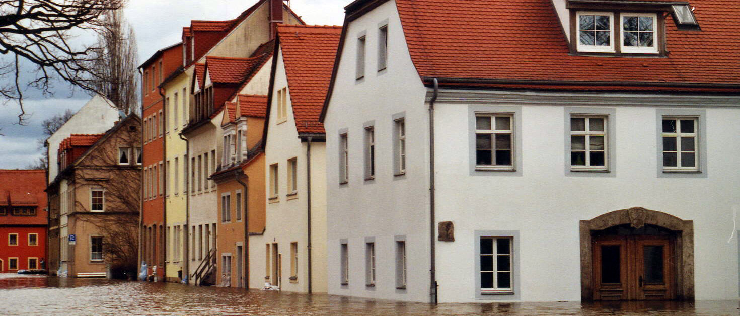 Der Steinplatz in Pirna während des Elbehochwassers im Frühjahr 2006