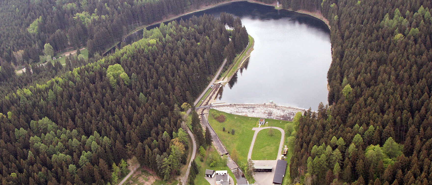 Luftbild der Talsperre Neunzehnhain 1