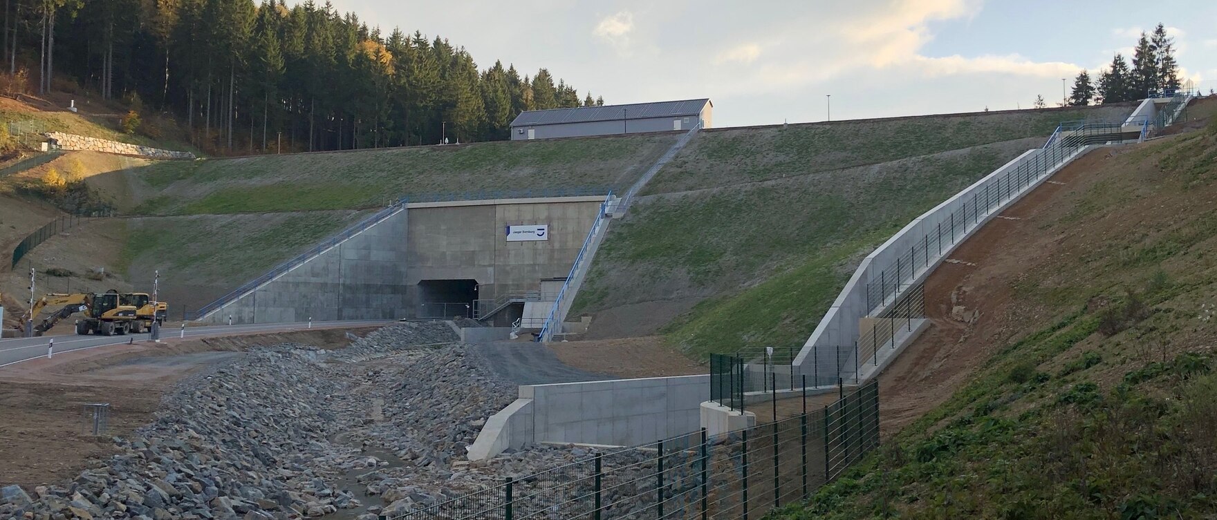 Das neue Hochwasserrückhaltebecken in Niederpöbel