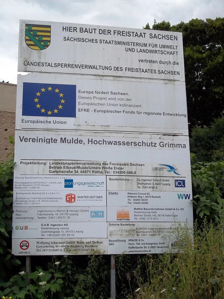 Informationsschild zum Bau