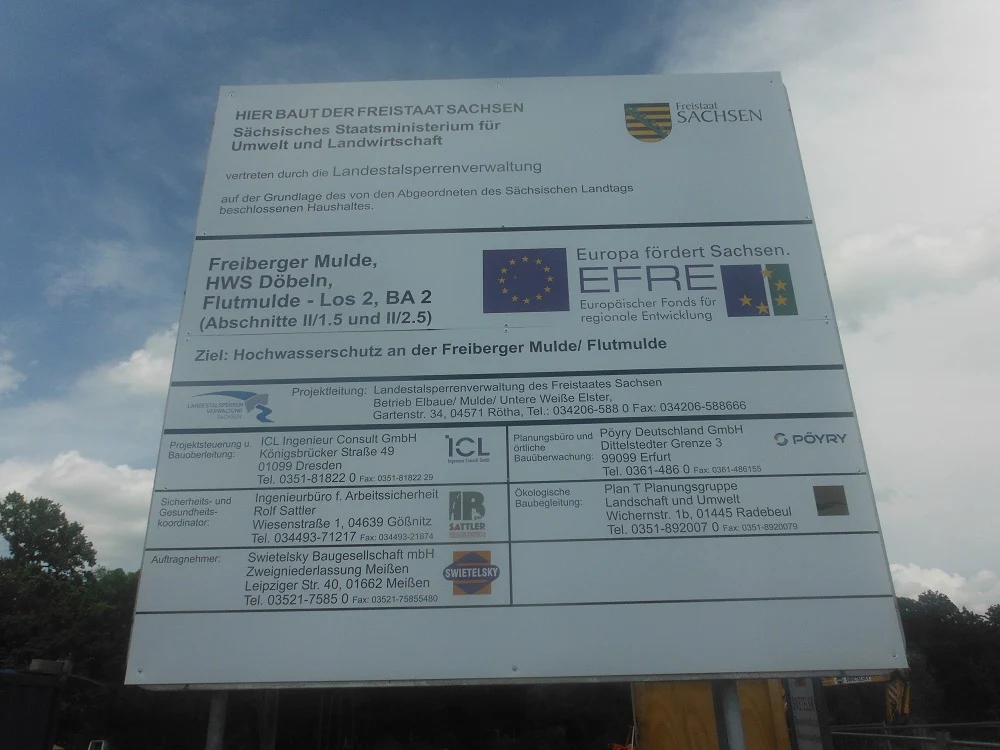 Informationsschild zum Bau