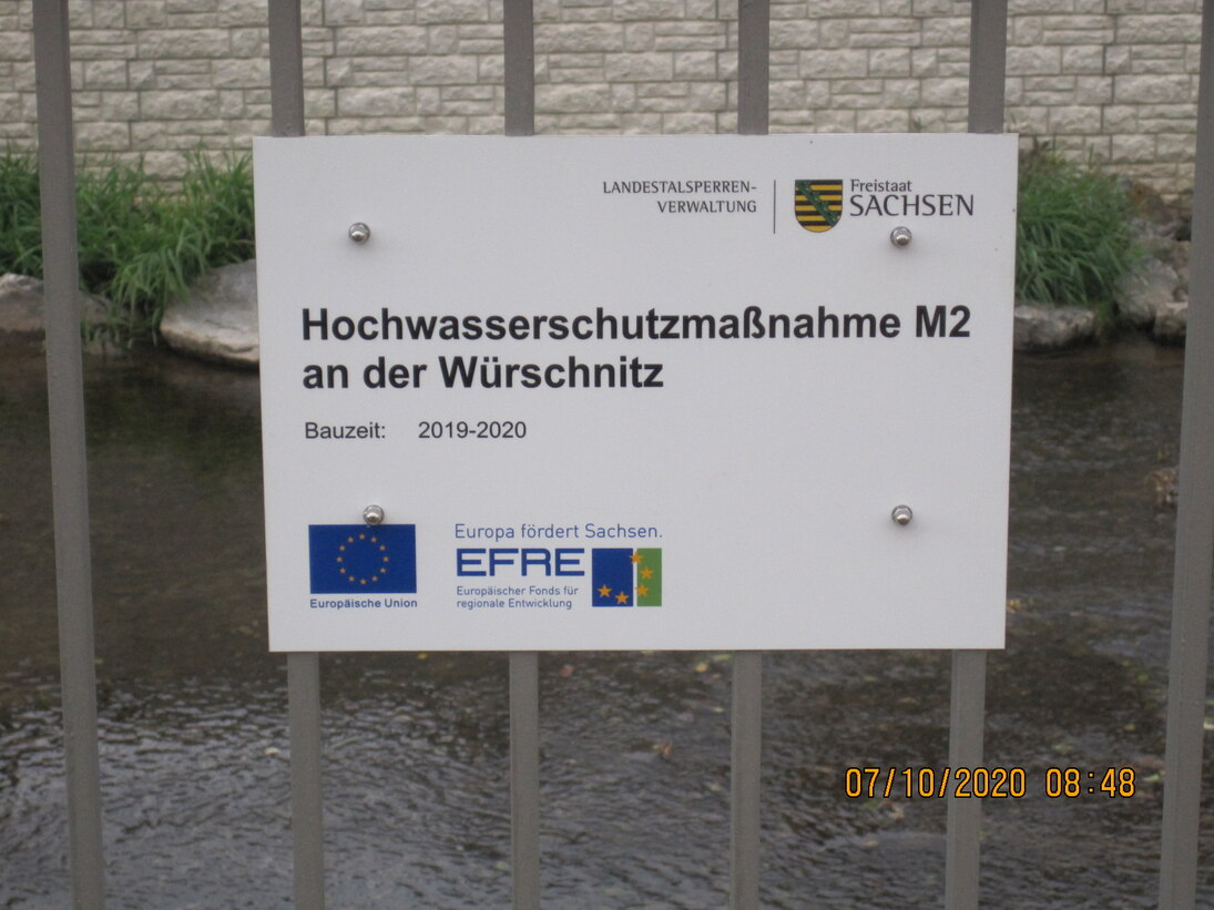 Bild von einem EFRE-Schild an einem Zaun