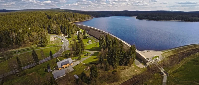 Luftbild der Talsperre Muldenberg